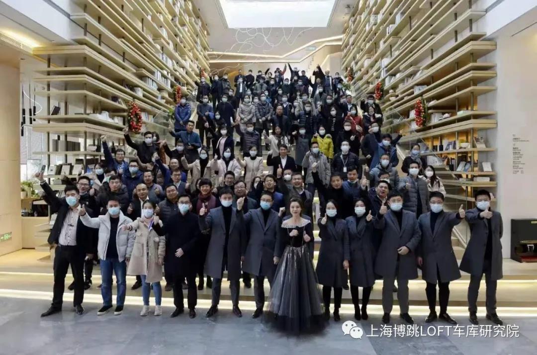 宁河全国一百多人在华侨城汉口道6号参观研讨LOFT专利车库技术！
